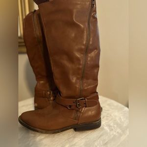 Ladies size 9.5 brown boots